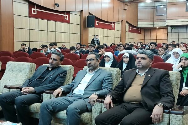 آبین بدرقه ۵۲ دانش‌آموز عمره‌گذار 