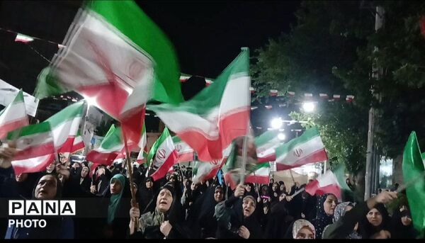 صدمین شب پایداری و ایستادگی مردم پای ایران اسلامی 
