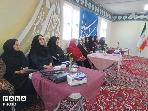  نخستین جلسه شورای دبیران دبیرستان علی افشارنژاد