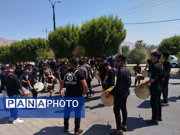 پیاده‌روی دلدادگان جامانده از کربلا در حاجی‌آباد