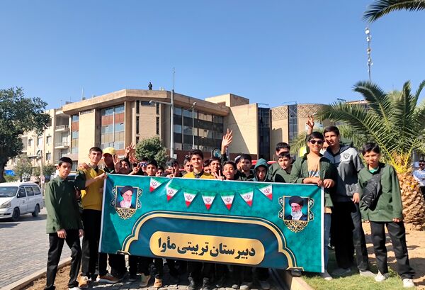 روز دانش‌آموز، روز خروشِ آگاهی و شادابی
