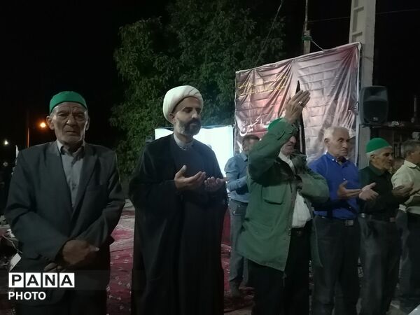 نماز جماعت همراه با اجتماعات شبانه در حسینیه شهدای شهر بار نیشابور 