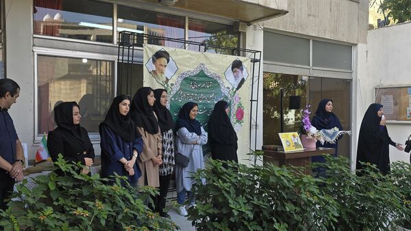 شور مهر، یاد مقاومت؛ نخستین روز مدرسه در هنرستان هنرهای زیبای دختران اصفهان