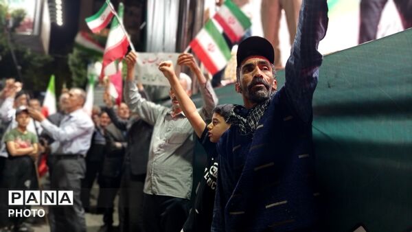 تجمعات پرشور وباصلابت مردم بروجرد برای حمایت ازنیروهای مسلح