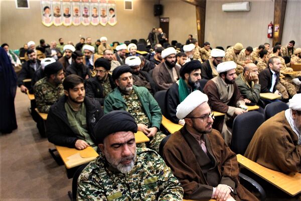 تجلیل از خادمان و فرهنگ‌یاران نماز در قم