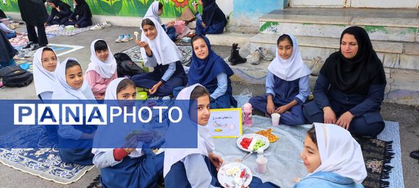 صبحانه سلامت و روز جهانی تخم مرغ در مدرسه شهید خاقانی شهرستان شیروان