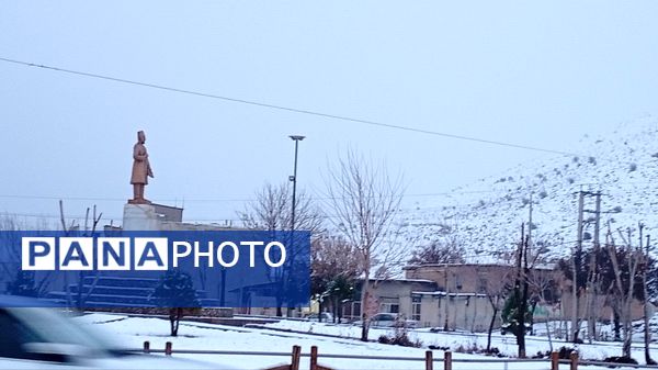 گرداب بن زیر چتر سپید برف