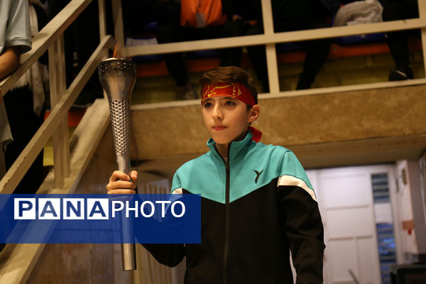 مشعل مسابقات کشوری ورزش دانش‌آموزی در تبریز روشن شد