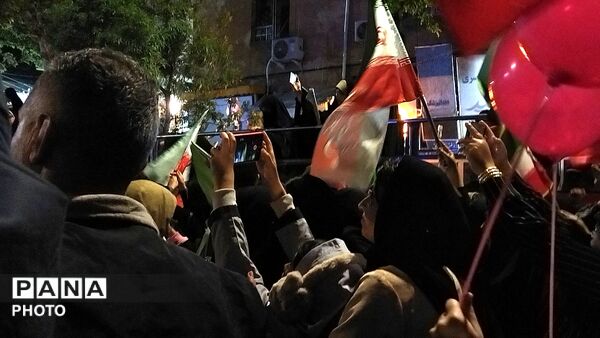 دختران نیشابوری در صف اول تجمعات-۳