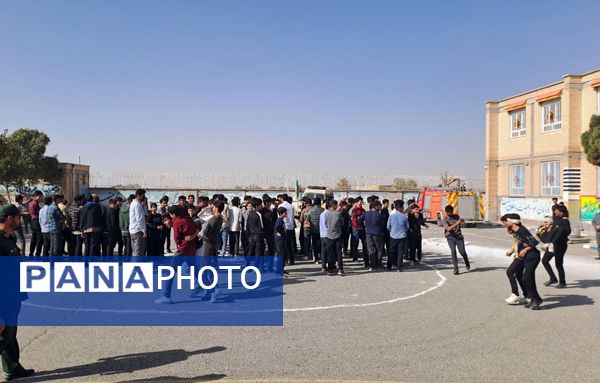 آیین نواختن زنگ پدافند غیرعامل در زاوه