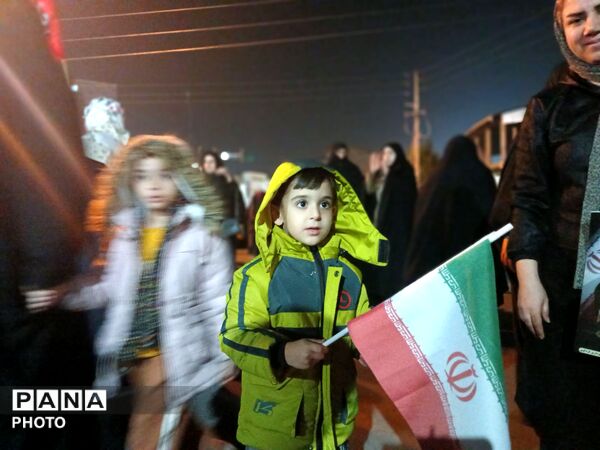 حضور حداکثری جامعه فرهنگی و دانش‌آموزی در تجمعات شبانه