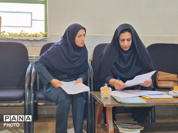 بازدید سرگروه‌ های آموزشی استان چهار محال و بختیاری از مدارس میانکوه