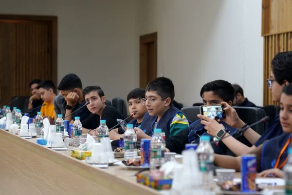 نشست خبری مدیرکل نوسازی مدارس استان اصفهان با دانش آموز خبرنگاران پانا