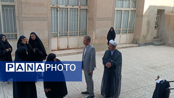 بازدید مسئولین اداره آموزش و پرورش از حوزه علمیه مکتب نرجس کاشمر