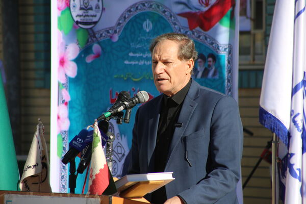 مدارس کرمانشاه با جشن شکوفه‌ها و جوانه‌ها به استقبال سال تحصیلی رفتند