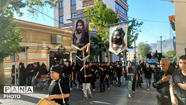 کاروان عاشورایی در تفرش همزمان با دومین روز محرم الحرام 