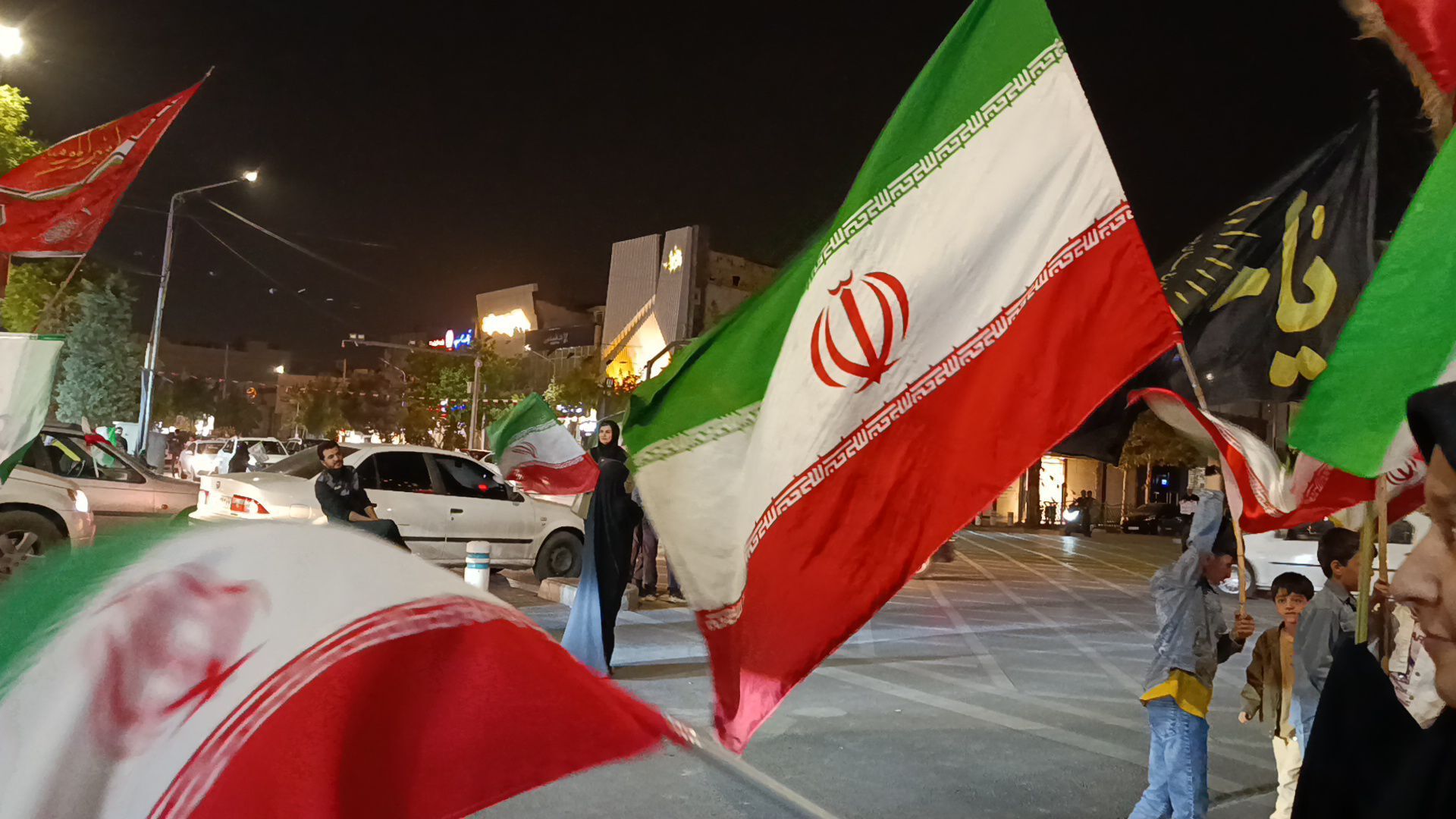 جریان زندگی در دل جنگ نظامی اقتصادی
