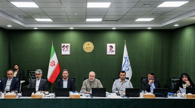 پاسخ قالیباف به چرایی فروش 10 هزار دلار به هر ایرانی