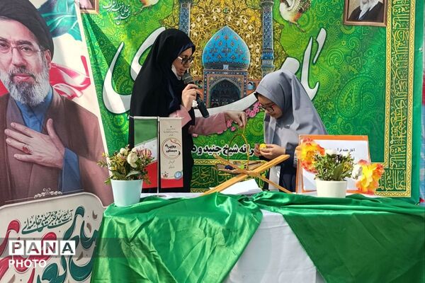 آغاز هفته قرآن، عترت و نماز در دبستان جعفریه شهرستان پیشوا
