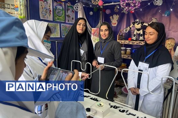 پژوهش‌سرای کاوش کهریزک، کانون توجه نخستین روز نمایشگاه دستاوردهای دانش‌آموزی استان
