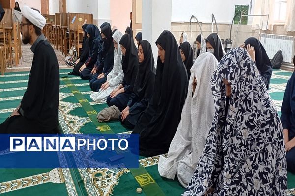 زنگ نماز در روز اول ماه مهر ۱۴۰۴در دبیرستان شهید مجید دهنوی نیشابور 