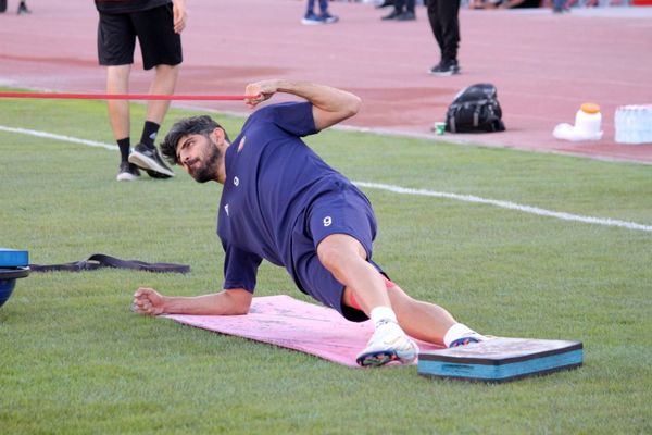 تمرین بازیکنان تیم تراکتور پیش از بازی با الوحده امارات