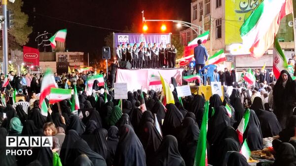 تجمعات مردمی نجف آباد همراه با جشن تکلیف دختران و اقامه نماز استغاثه