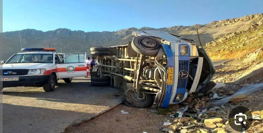 اصلاح ۹۵۵ نقطه پر حادثه شبکه راه های کشور در مدت فعالیت دولت چهاردهم