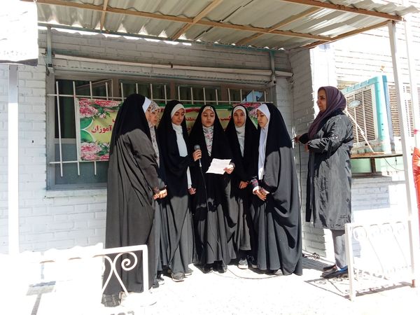 اجرای دعای ربنا و حضور مبلغین به مناسبت ماه مبارک رمضان در دبیرستان توحید یک