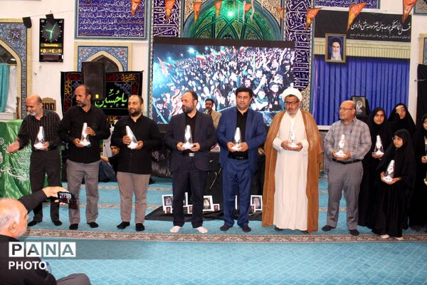 نظرآباد میزبان آیین بزرگداشت رهبر شهید با حضور مسئولان و دانش‌آموزان