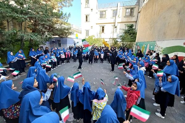 برپایی جشن وعده صادق۲ در مدارس رودهن 
