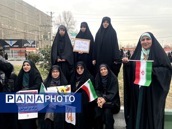 حضور پرشور مردم در راهپیمایی ۲۲ بهمن هشتگرد