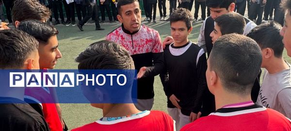  مسابقات ورزشی بین مدرسه ای دانش آموزان پسر متوسطه اول در پاکدشت