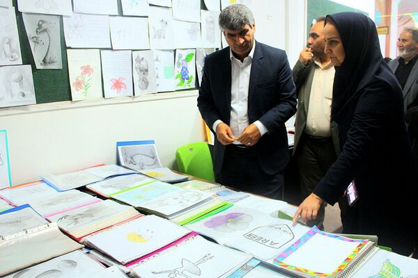  آیین افتتاح جشنواره ماها و ایران‌مون در دبیرستان خدیجه کبری پردیس 