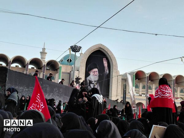 تهران در تب وداع با رهبر  مقتدر شهید