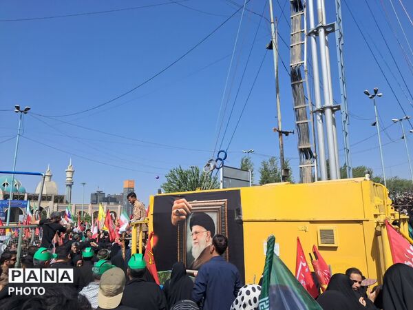  آخرین  وداع  ملت ایران با رهبر شهید در روز تشییع 