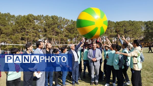بازدید مدیرکل مدیر بحران استانداری اصفهان از اردوهای طرح تمشک استان اصفهان
