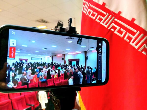تجلیل از برگزیدگان مسابقات فرهنگی هنری جشنواره امید فردا در نیشابور