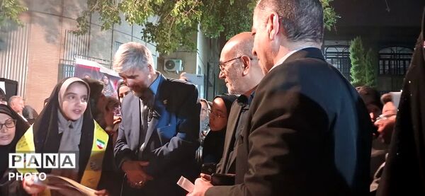 ۶۰ شب حضور مستمر؛ مردمی که قلبشان به عشق وطن می‌تپد