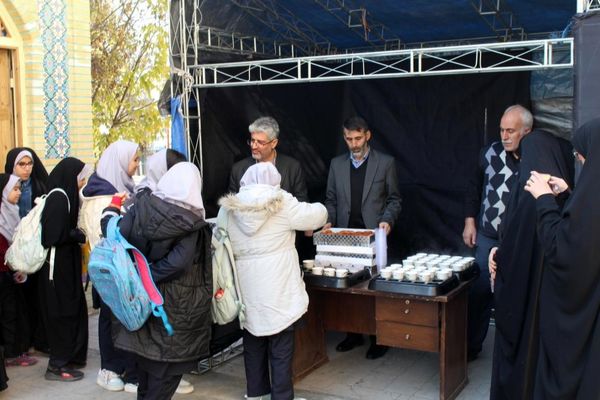 عزاداری باشکوه دانش‌آموزان و مسئولان در سوگ حضرت فاطمه زهرا (س)