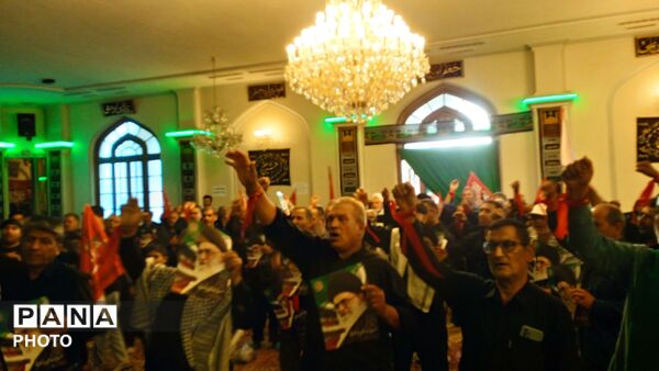 وداع کاشمری ها با رهبر فقید در حسینیه کویتی مشهد