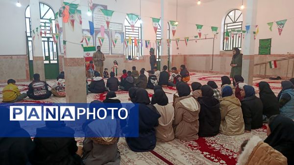 برگزاری مراسم  باشکوه ۲۲ بهمن و تجلیل از نفرات برتر روستای میرزآباد