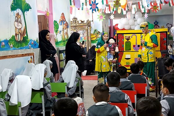 برگزاری جشن غنچه‌ها در کهریزک 