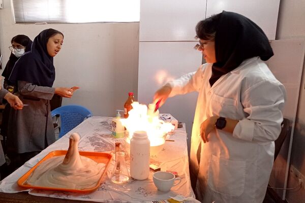 بازدید علمی و پژوهشی دانش‌آموزان از انگاریوم دانشگاه فردوسی