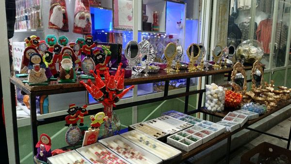 حال و هوای بهاری بازار بن در بهار قرآن
