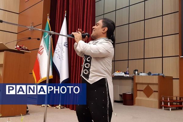 جنگ شادی دانش‌آموزی در اداره آموزش و پرورش رباط‌کریم