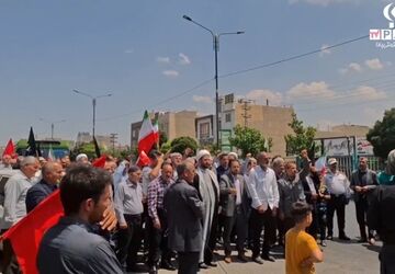  صدای رسای مردم صفادشت در نماز جمعه ،فریاد مرگ بر اسرائیل بود 