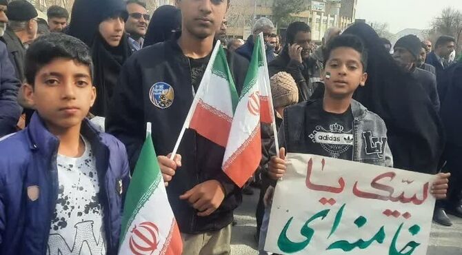 حضورحماسی مردم شهرستان لنجان در یوم الله 22 بهمن 