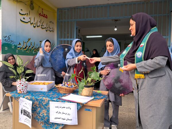 جشن میلاد حضرت زینب(س) در دبستان شهید احمدپور قائمشهر