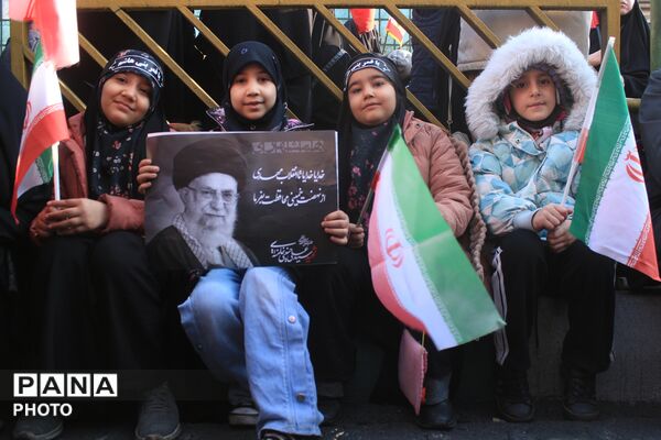 بیعت مردم تهران با سومین رهبر انقلاب